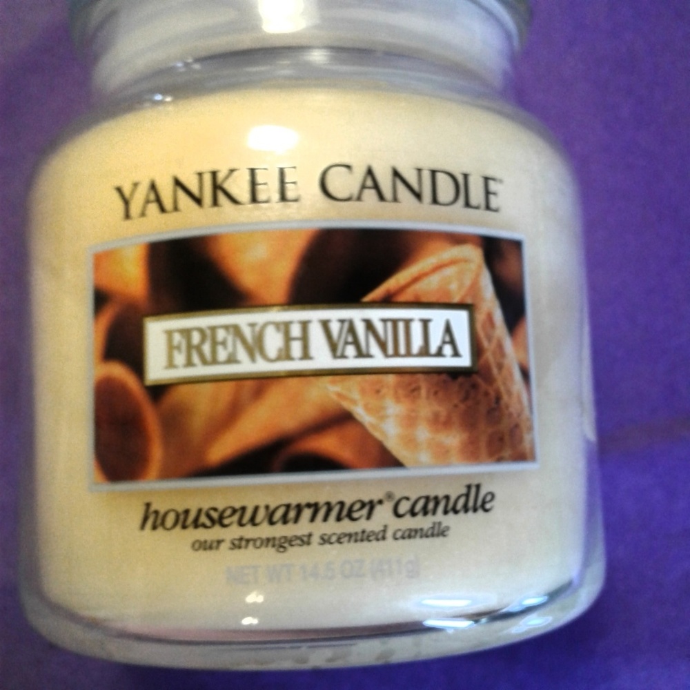 🏡 Yankee Candle Housewarmer Scented Candle 🏡